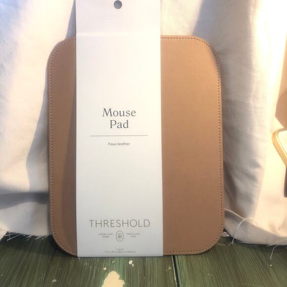Threshold NWT Faux Leather Mouse Pad Brown 9.75 x 7.75 - Picture 2 of 7